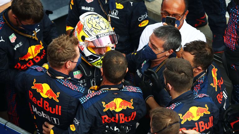 PLATZ 1: Red Bull (Max Verstappen) - 2,09 Sekunden - 25 Punkte.