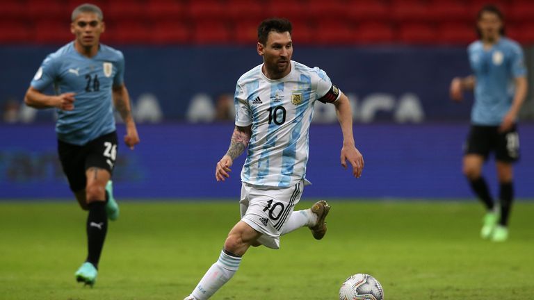 Lionel Messi führt Argentinien zum Sieg gegen Uruguay.