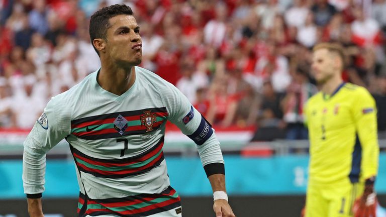 Cristiano Ronaldo feiert seine EM-Treffer zehn und elf.