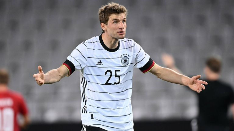 DFB-Rückkehrer Thomas Müller leistet sich nach der Partie gegen Dänemark einen Fauxpas. 