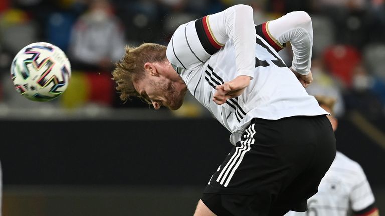 TIMO WERNER: Sah selbst beim Sieg im Champions-League-Finale noch unglücklich aus. Er hatte beim Interview danach seinen Ihr-könnt-mich-alle-mal-Moment, dennoch fährt er ohne großes Selbstvertrauen und Stammplatz zur EM. Verstolperte Großchancen in Verein und Nationalmannschaft (Nordmazedonien!) haben daran erheblichen Anteil.