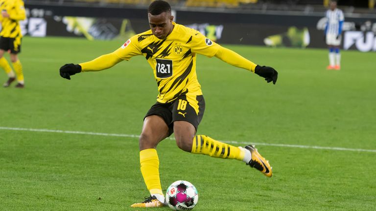 Youssoufa Moukoko (16, Borussia Dortmund, Deutschland)