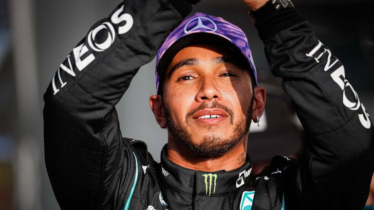 Lewis Hamilton holt sich die erste Pole-Position in der neuen Sprint-Qualifikation.
