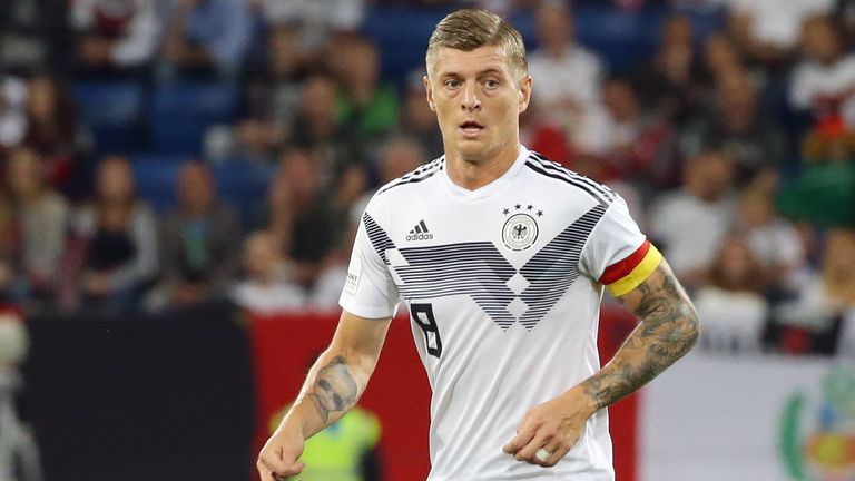 Beim Freundschaftsspiel gegen Peru (9. September 2018) führt Toni Kroos die Nationalmannschaft zum ersten Mal als Kapitäns aufs Feld.