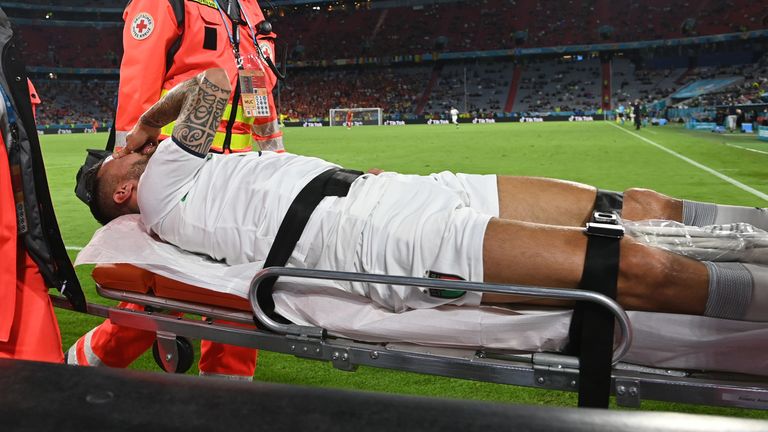 Leonardo Spinazzola verletzt sich gegen Belgien schwer.
