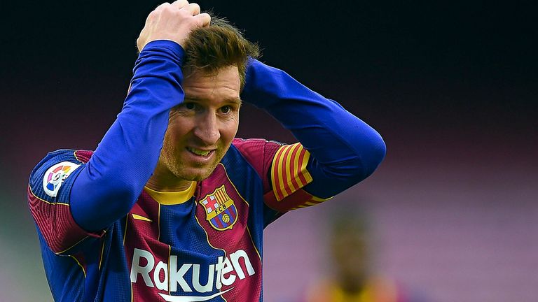 Lionel Messi unterschrieb seinen ersten Vertrag beim FC Barcelona im Jahr 2015.