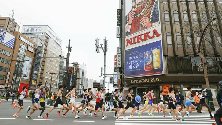Marathon der Männer am Sonntag, 8. August um 0 Uhr. Mitten in Japan glühen die Sohlen.