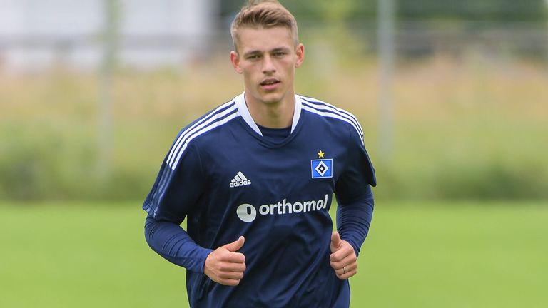 MIRO MUHEIM: Wechselt für 200.000 Euro auf Leihbasis vom FC St. Gallen zum Hamburger SV