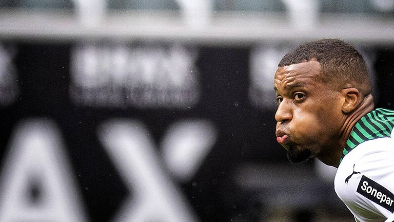 PLATZ 2: Alassane Pléa (Borussia Mönchengladbach) - Marktwert: 22 Mio. Euro; Verlust: -8 Mio. Euro
