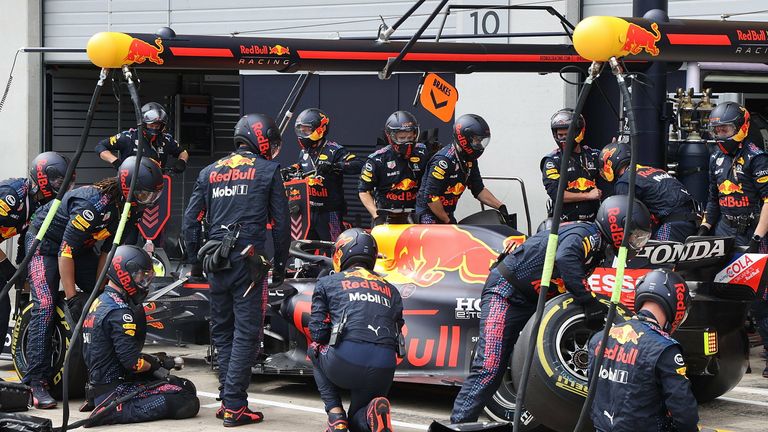 PLATZ 1: Red Bull (Max Verstappen) - 2,17 Sekunden - 25 Punkte.