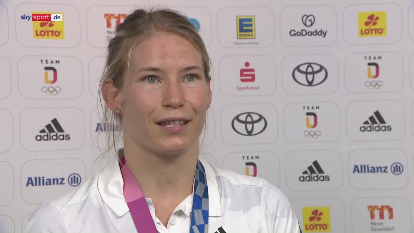 Olympia 2021 Video: Aline Rotter-Fokken über Gold im Ringen | Olympia ...