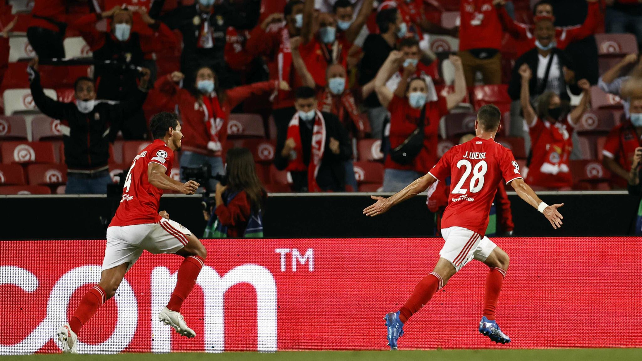 Champions League Playoffs: Weigl trifft bei Benfica-Sieg ...