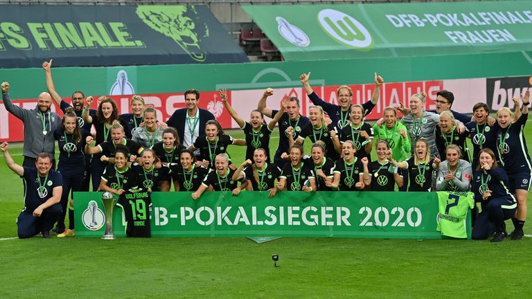 2019/2020: VfL WOLFSBURG am 4. Juli 2020 im RheinEnergieStadion Köln, Finale
VfL Wolfsburg - SGS Essen 4:2 (3:3, 1:2) i.E.