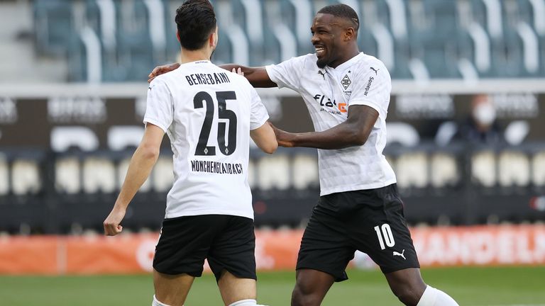 Ramy Bensebaini (Oberschenkelverletzung) und Marcus Thuram (Innenbandverletzung) sind ebenfalls fraglich. Trainer Adi Hütter sprach nach der Partie gegen den 1. FC Kaiserslautern von einem "großen Fragezeichen."