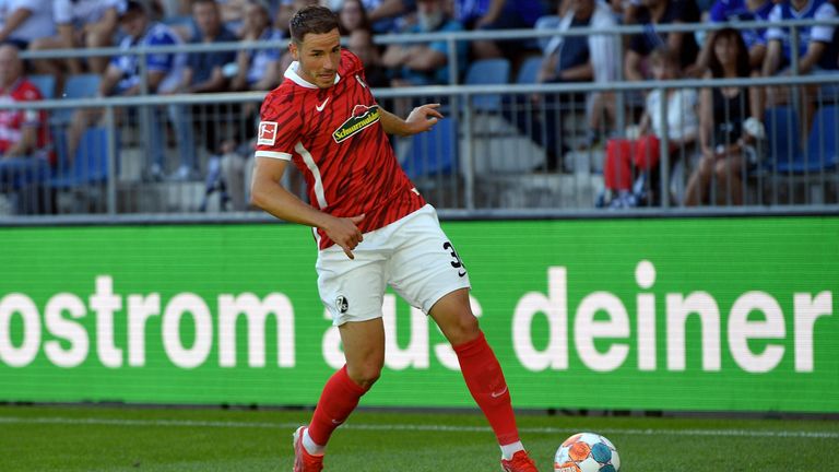 Christian Günter absolviert beim 0:0 gegen Arminia Bielefeld seinen 236. Bundesliga-Einsatz für den SC Freiburg und schließt damit zu Rekordhalter Andreas Zeyer auf. 