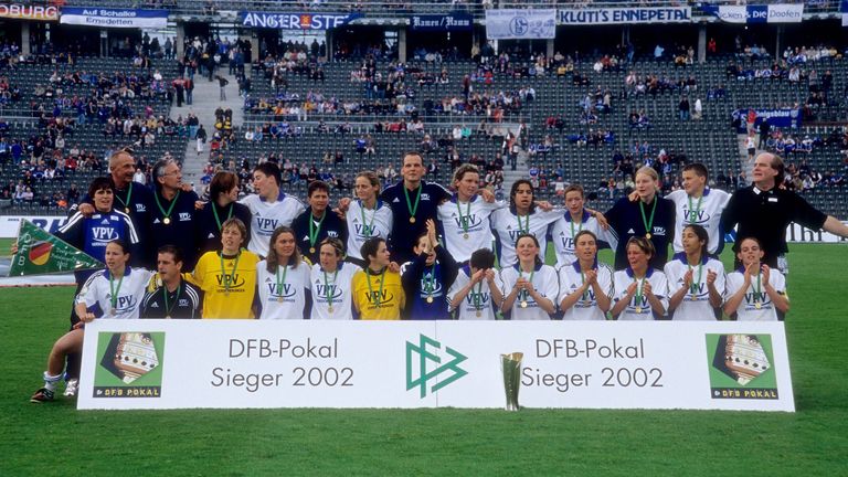 2001/2002: 1. FFC FRANKFURT am 11. Mai 2002 im Olympiastadion Berlin, Finale: 1. FFC Frankfurt - Hamburger SV 5:0 (2:0)