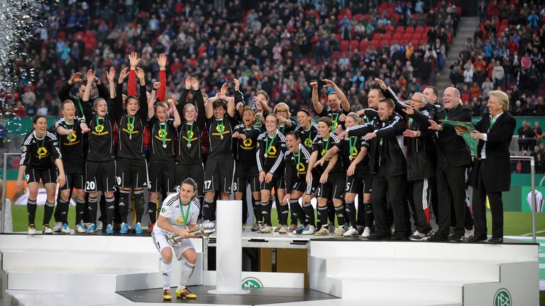 2010/2011: 1. FFC FRANKFURT am 26. März 2011 im RheinEnergieStadion Köln, Finale: 1. FFC Frankfurt - Turbine Potsdam 2:1 (1:1)