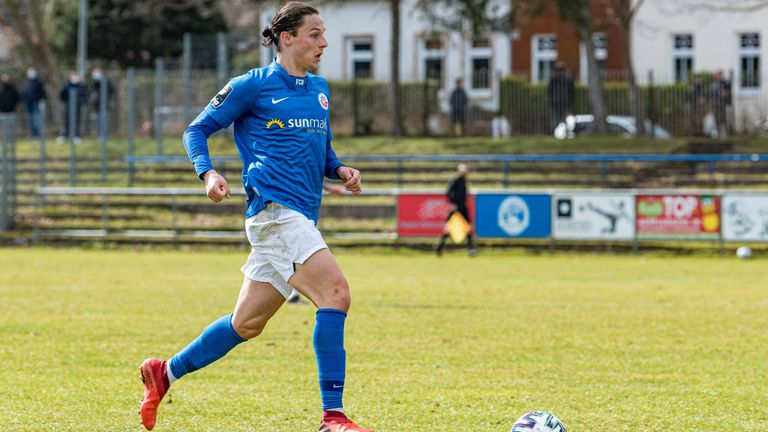 GIAN LUCA SCHULZ: Wechselt von Hansa Rostock per Leihe für ein Jahr zu Energie Cottbus, um Spielpraxis zu bekommen.