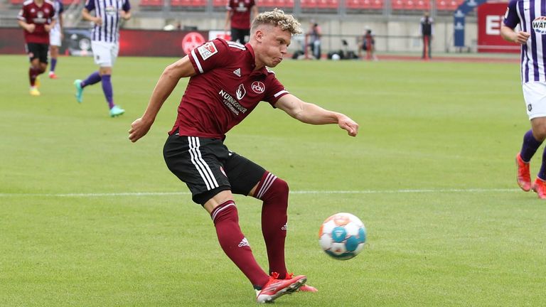 Robin Hack verlässt den 1. FC Nürnberg und schließt sich Arminia Bielefeld an.