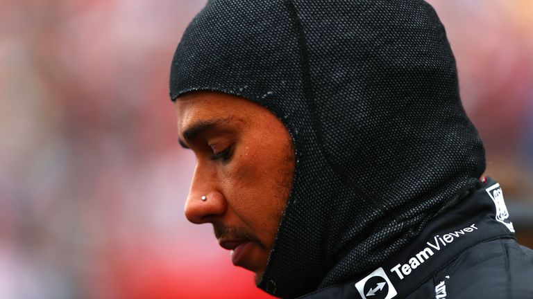 Lewis Hamilton klagt nach seiner Corona-Infektion über gesundheitliche Probleme. 