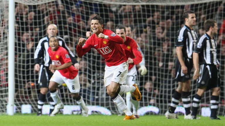 12. Januar 2008: Beim 6:0-Sieg gegen Newcastle United erzielte Cristiano Ronaldo seinen bisher einzigen Hattrick im Trikot der Red Devils.