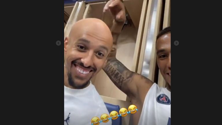 Marquinhos, normalerweise für seine Lockenpracht bekannt, ist kaum wiederzuerkennen (Quelle: Instagram / @thilokehrer).