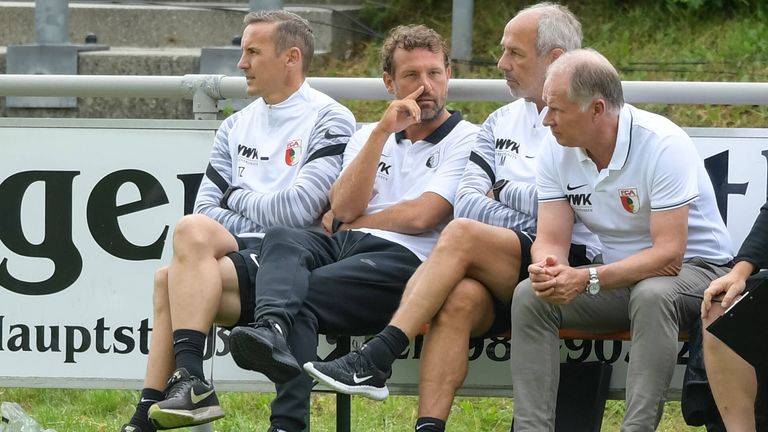 Platz 15: FC AUGSBURG. Markus Weinzierl, Stefan Reuter und der FC Augsburg – das passt zusammen. Es wird aber keine einfache Saison für den FCA.