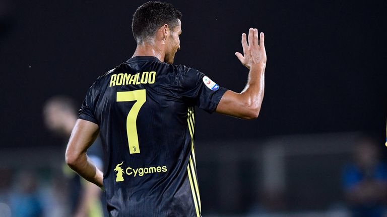 Cristiano Ronaldo verabschiedet sich von den Juve-Fans.