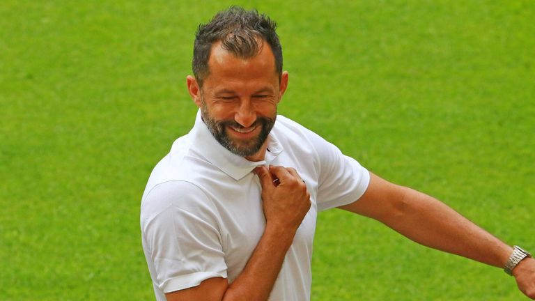 Salihamidzic spricht über Haaland. 