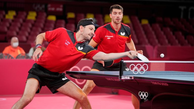 Timo Boll und Patrick Franziska im Tischtennis-Finale gegen China.