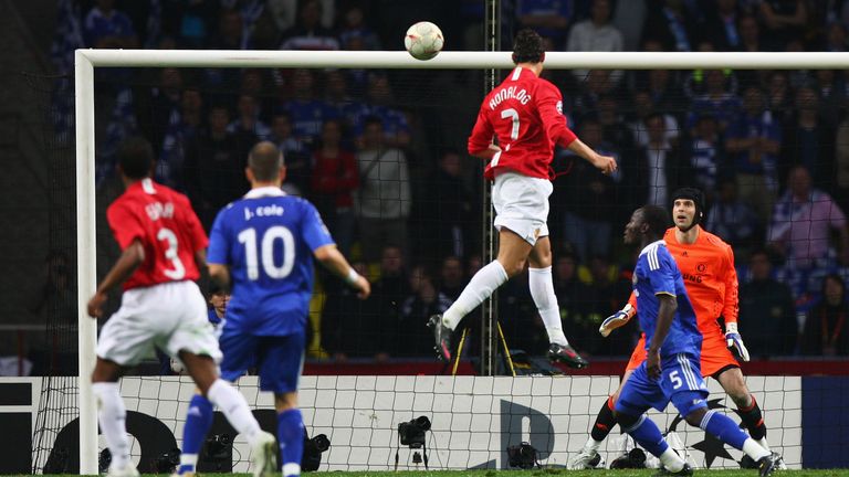 Dabei erzielte er 118 Tore und sorgte für 69 Torvorlagen.