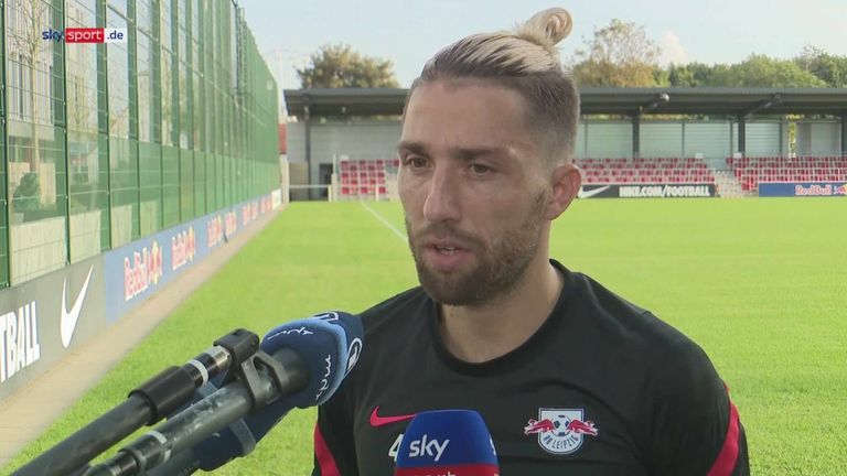 BVB Video: Felix Passlack stellt sich ins Dortmunder Tor | Fußball News