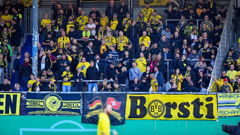 Die Fans von Borussia Dortmund handeln ihrem Verein eine Geldstrafe ein. 