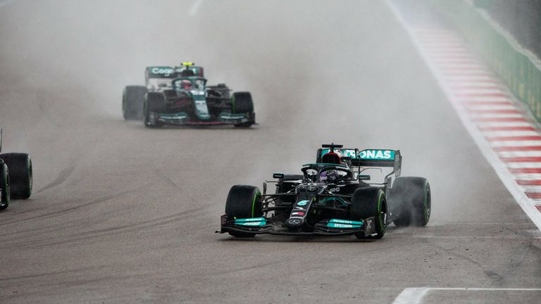 Lewis Hamilton ist der "Zauberer" im Regen von Sotschi.
