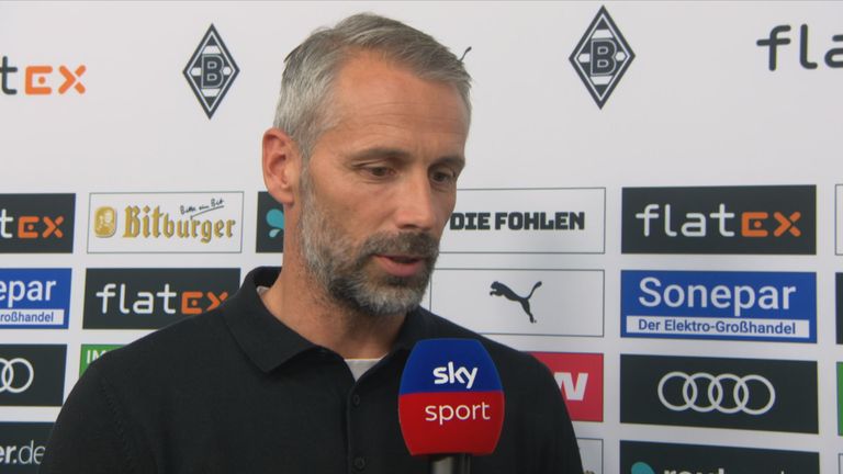 Dortmunds Trainer Marco Rose spricht vor dem Spiel in Gladbach am Sky Mikro. 