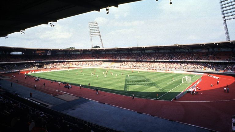 Platz 11: Müngersdorfer Stadion - 1858 Tore (552 Spiele).