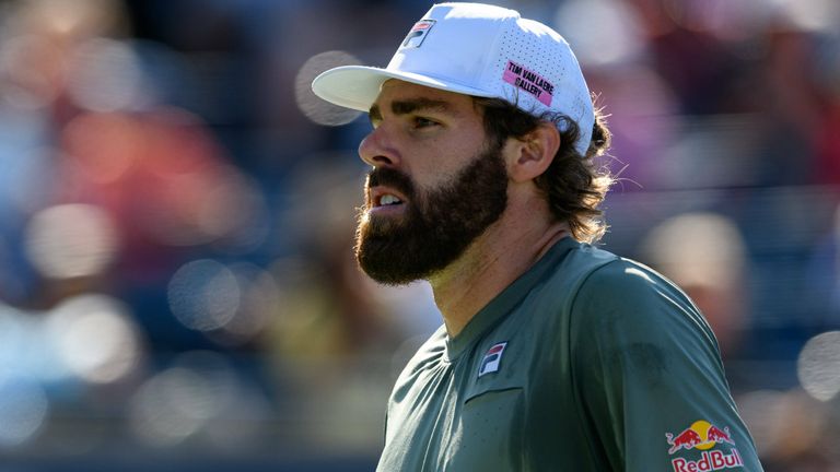 Tennisprofi Opelka machte sich über seine dicke Strafe lustig.