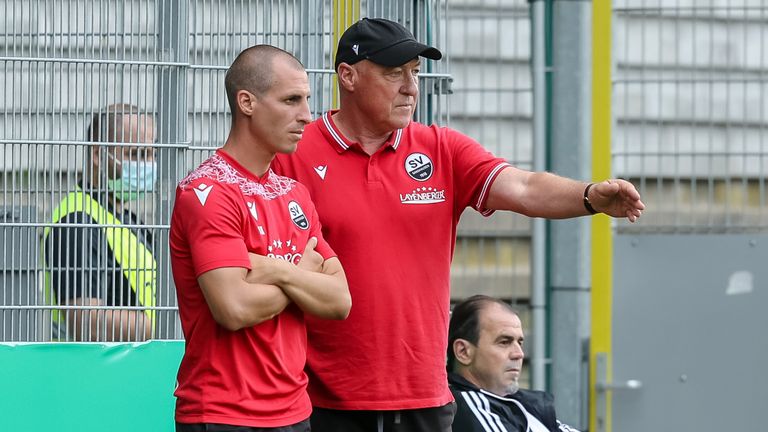 Der SV Sandhausen stellt seine Trainer Gerhard Kleppinger und Stefan Kulovits frei.