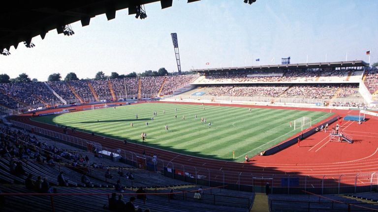 Platz 27: Volksparkstadion - 764 Tore (290 Spiele).