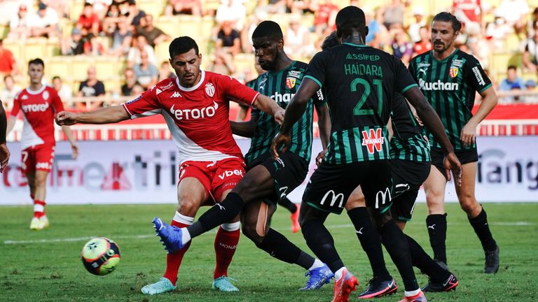 Kevin Volland (AS Monaco; 2 Siege - 2 Remis - 3 Niederlagen): Der Stürmer startet durchwachsen in die Saison. In sieben Partien trifft der Stürmer nur ein Mal ins Schwarze. Nach dem Ausscheiden in der CL-Quali heißt es nun ab in die Europa League.