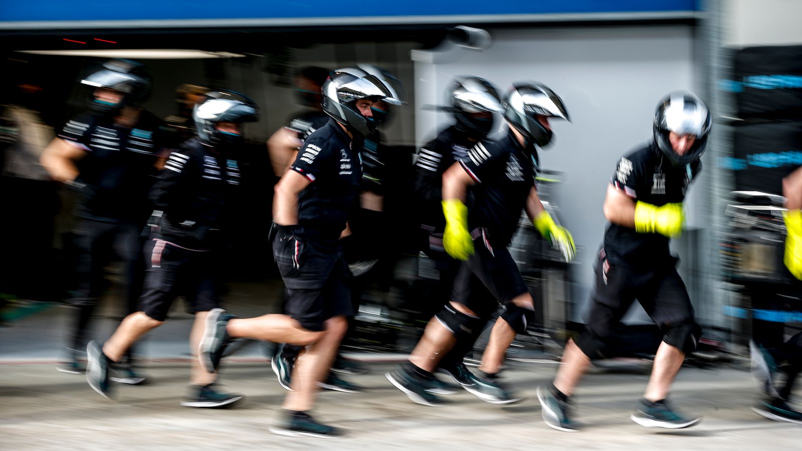 Formel 1 News Rock & ShortsVerbot Dresscode beim SaudiArabienGP