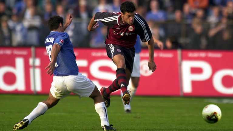 Sein internationaler Durchbruch gelang dann in München beim FC Bayern. Hier spielte er vier Jahre und gewann drei Mal die Meisterschaft. In 107 Bundesligaspielen schoss er 44 Tore. 2006 schlug er eine Verlängerung aus und wechselte ablösefrei zum FC Chelsea.