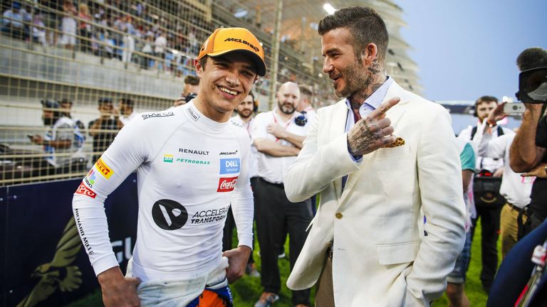 David Beckham (r.) hier im Gespräch mit McLaren-Pilot Lando Norris war bereits in der Vergangenheit immer wieder bei der Formel 1 zu Gast. 