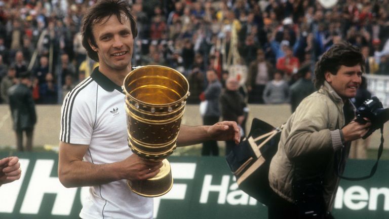 Eintracht Frankfurt: Karl-Heinz "Charly" Körbel