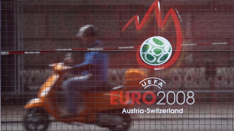 Das Logo der EM 2008 in Österreich un der Schweiz.