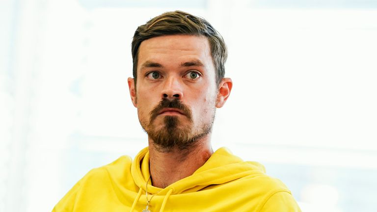 Das DFB-Bundesgericht hat im Rassismus-Verfahren gegen Dennis Erdmann vom Drittligisten 1. FC Saarbrücken das Strafmaß reduziert.