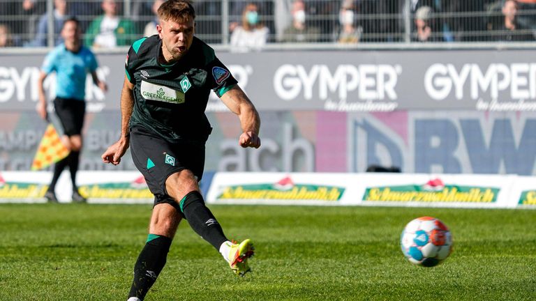Niclas Füllkrug rettet Werder Bremen einen Punkt.