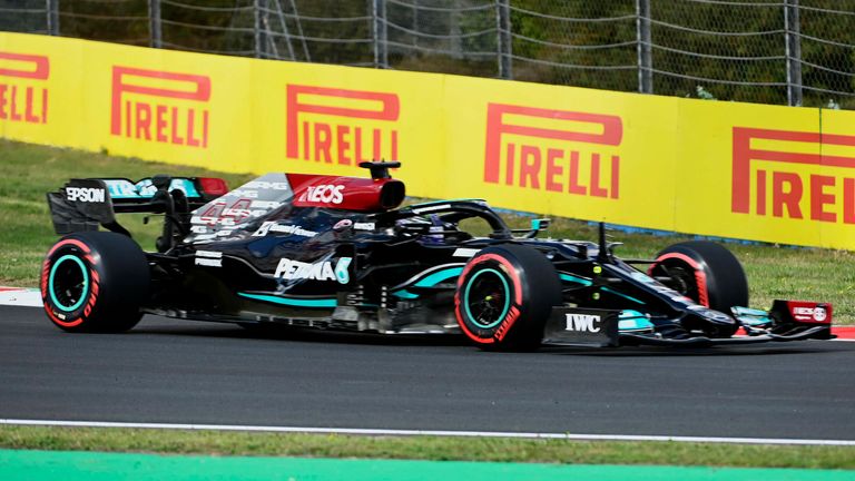 Lewis Hamilton setzt beim 1. Freien Training in Istanbul die klare Bestzeit.