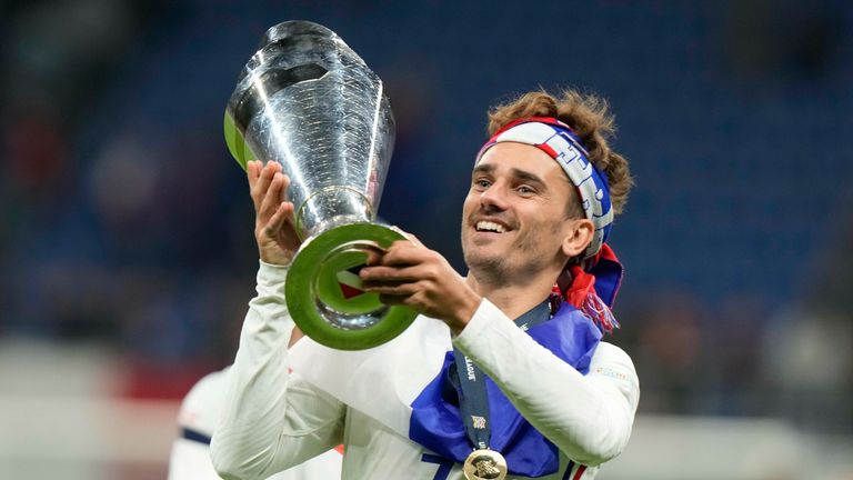 MITTELFELD: Antoine Griezmann (Atletico Madrid); Der Weltmeister und frisch gebackene Nations League Gewinner stellt sich im zentralen Mittelfeld selbst auf. 