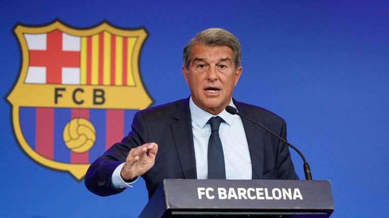 Präsident Joan Laporta und der FC Barcelona planen wohl eine ablösefreie Transfer-Offensive für den kommenden Transfersommer!
